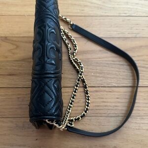 Tory Burch Black Quilted Leather crossbody clutch Bag